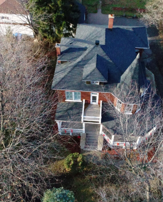 Toiture résidentielle en pente